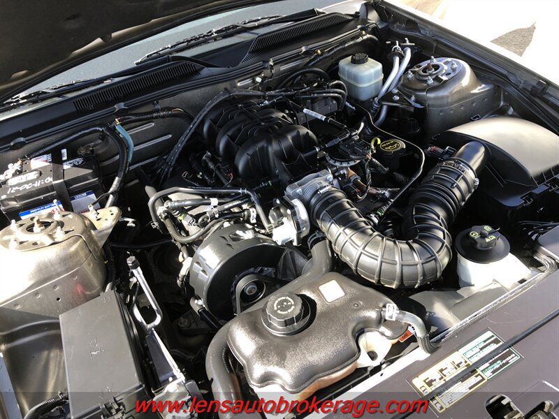 Used 2005 Ford Mustang Premium RWD image 25