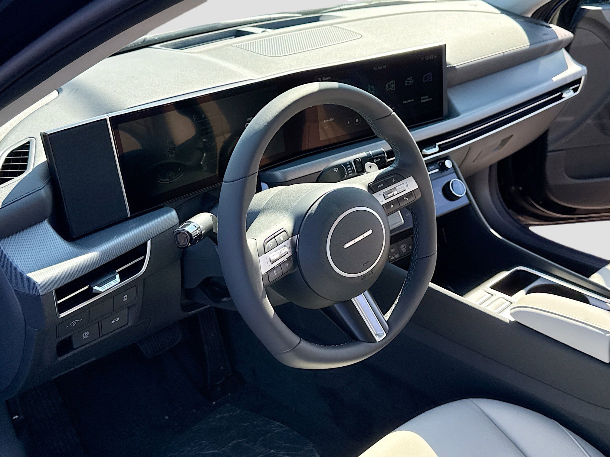 New 2026 Hyundai Sonata SEL FWD image 4