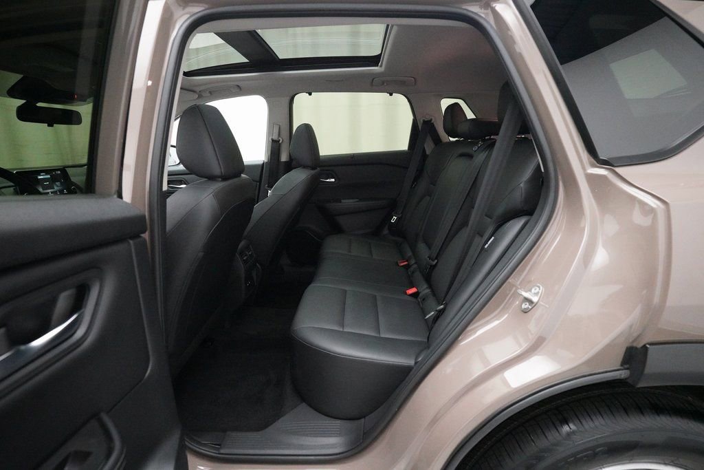 Certified 2024 Nissan Rogue SV w/ SV Premium Package image 17