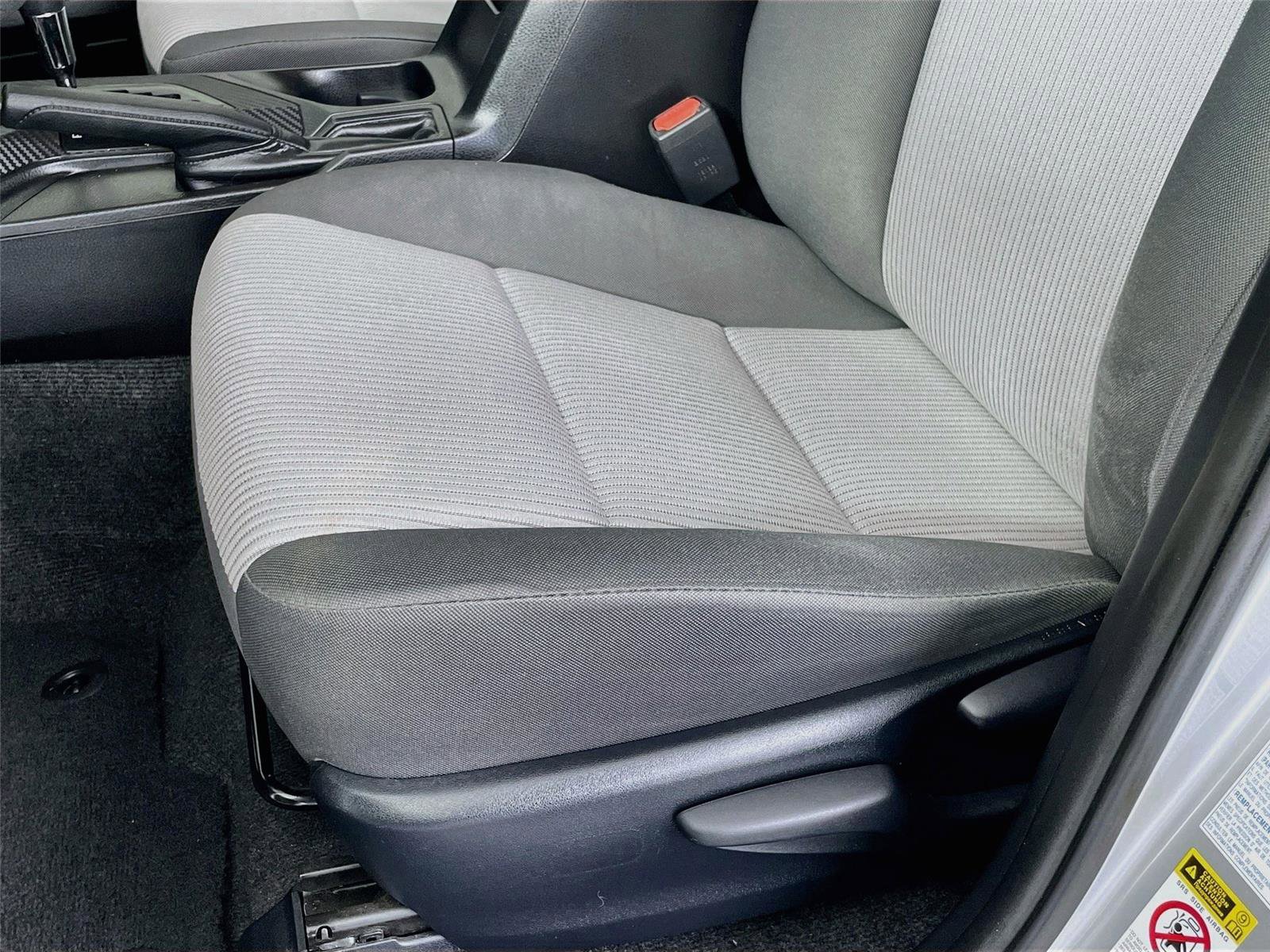 Used 2015 Toyota RAV4 LE AWD/4WD image 20