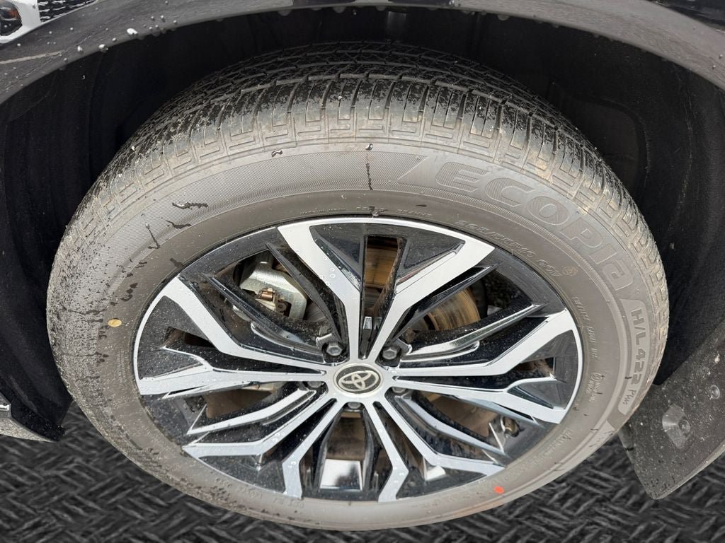 Used 2026 Toyota Crown Signia AWD/4WD image 11