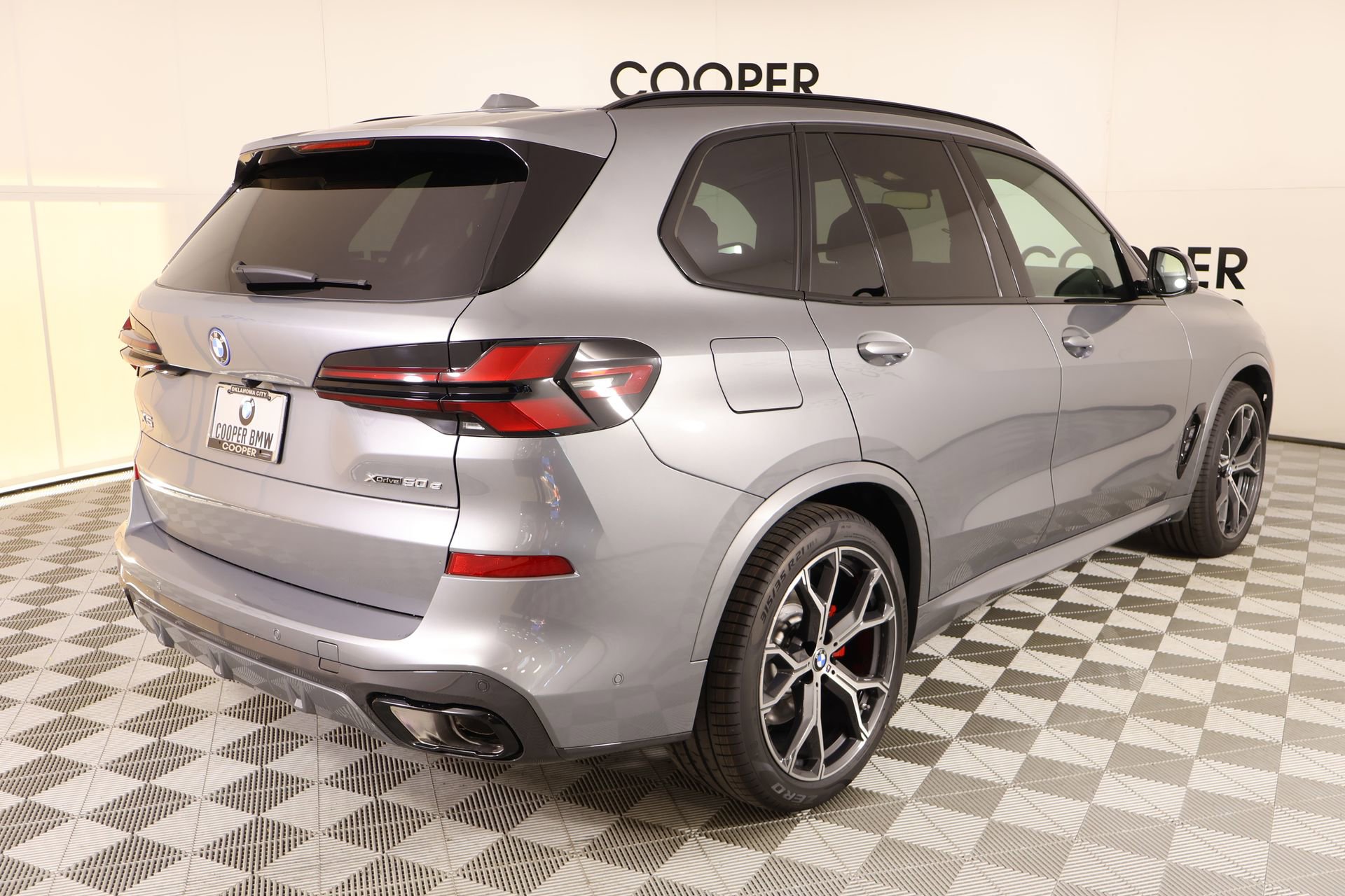 New 2026 BMW X5 xDrive50e w/ M Sport Package AWD/4WD image 22