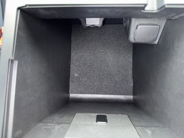 Used 2021 Ford Explorer XLT w/ Equipment Group 202A AWD/4WD image 30