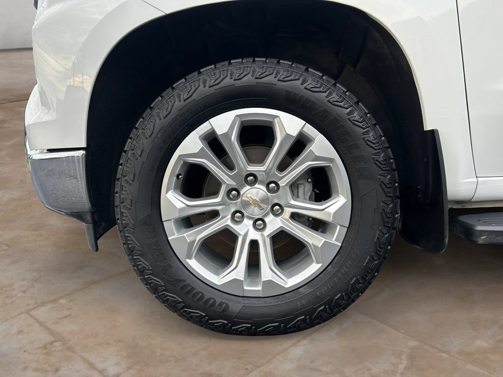 Used 2024 Chevrolet Silverado 1500 LTZ AWD/4WD image 14