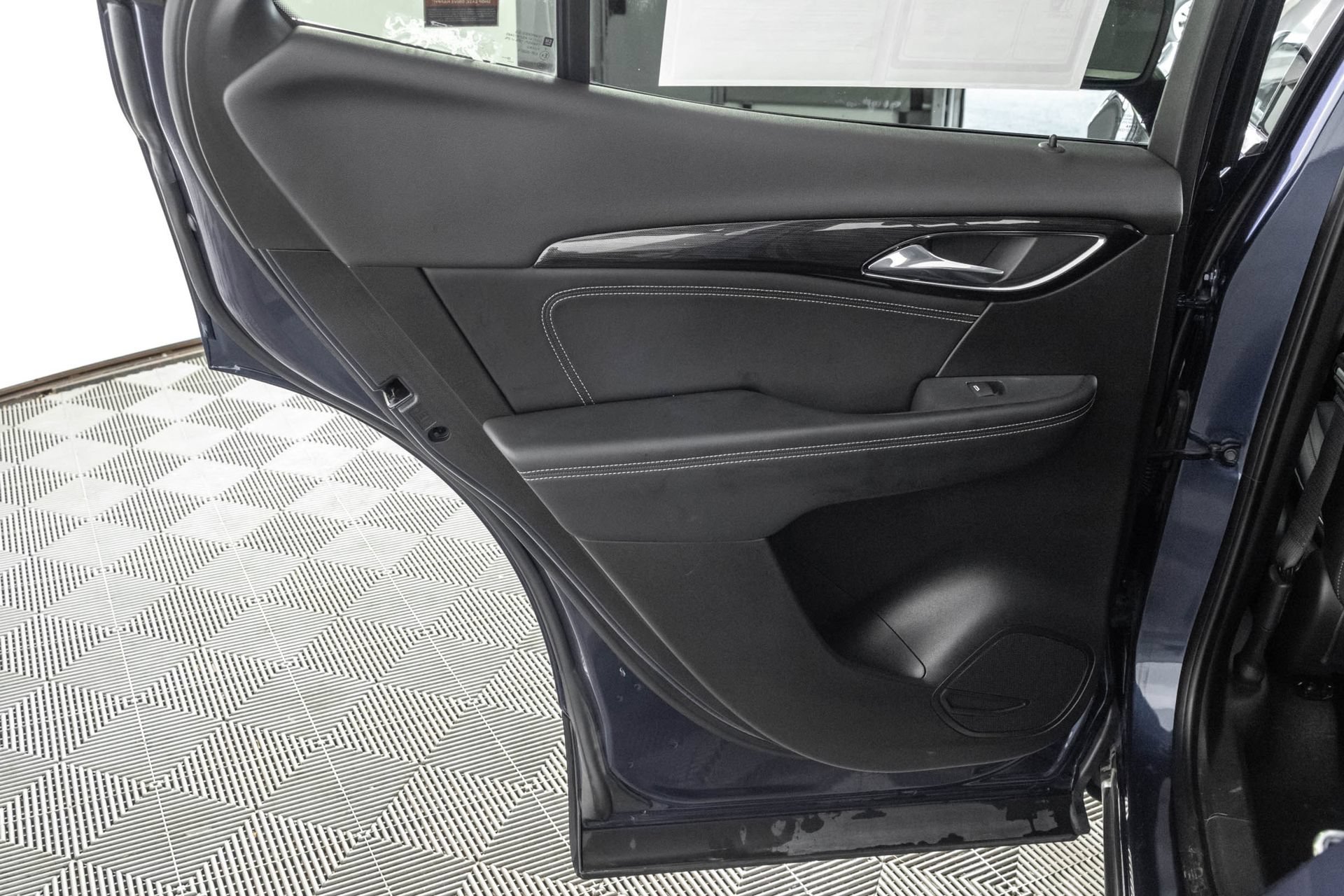 Used 2023 Buick Envision Essence AWD/4WD image 36