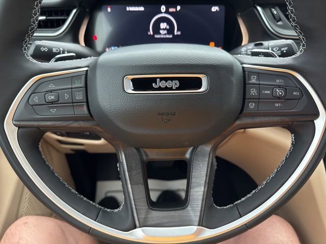 New 2025 Jeep Grand Cherokee Limited w/ Luxury Tech Group II AWD/4WD image 35
