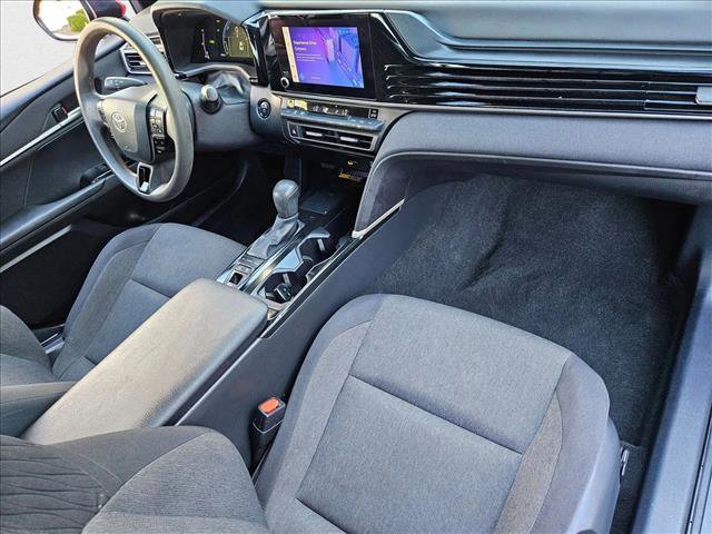 Used 2025 Toyota Camry LE image 18