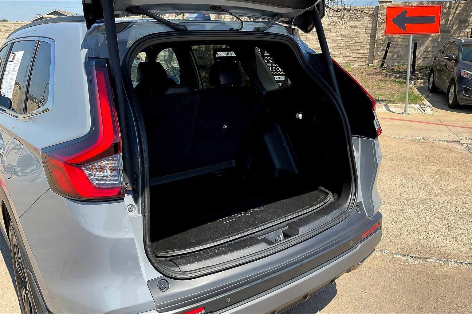 Used 2023 Honda CR-V Sport Touring image 18
