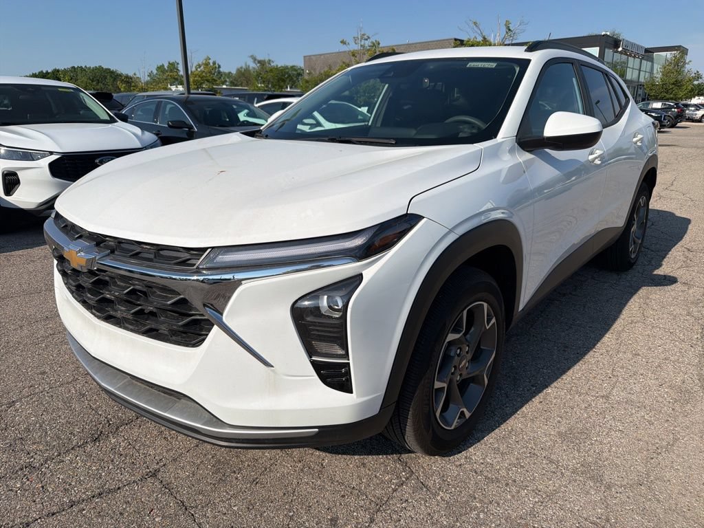 Used 2025 Chevrolet Trax LT