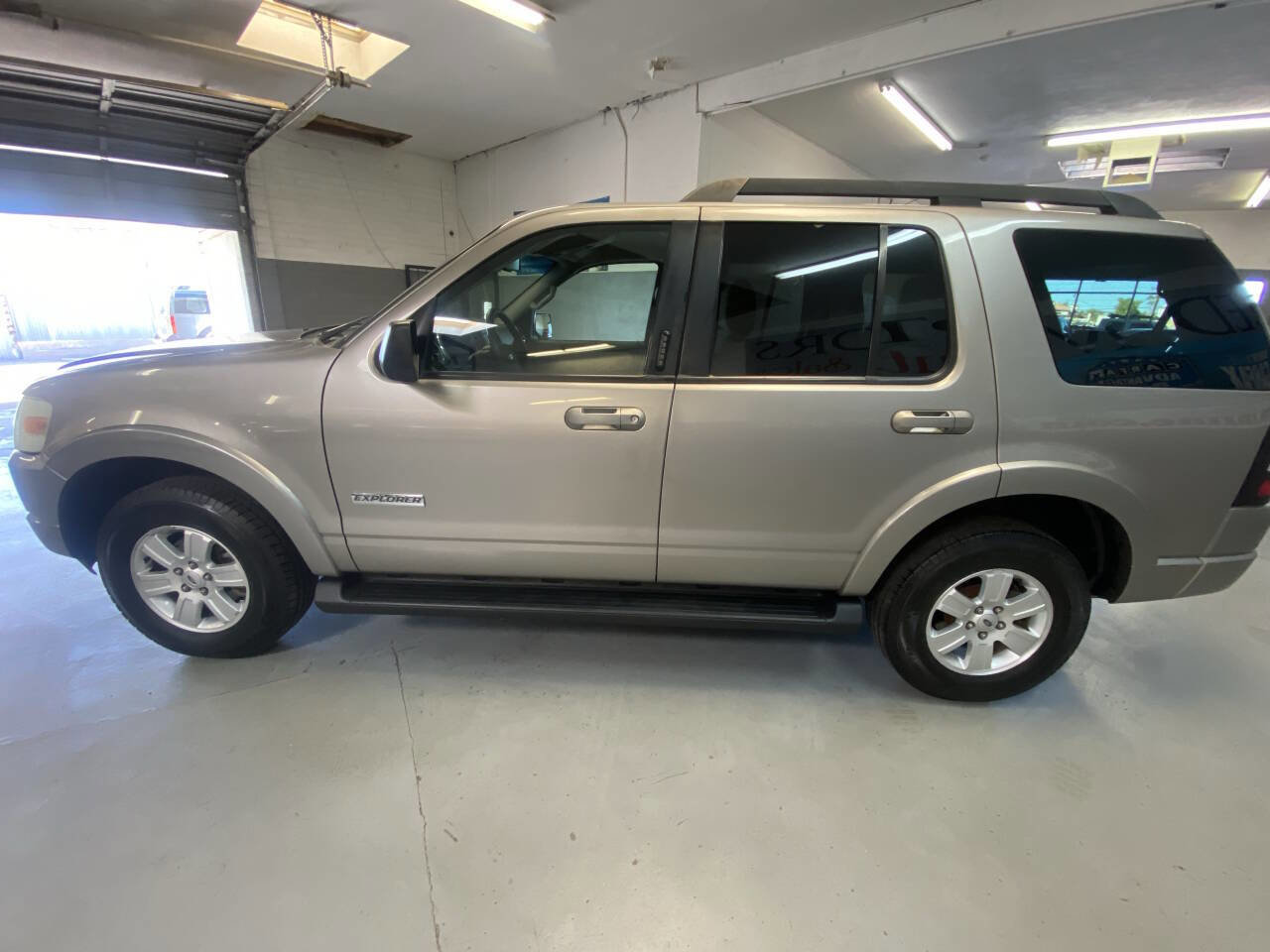 Used 2008 Ford Explorer XLT image 21