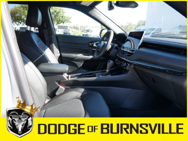 Used 2024 Jeep Compass Trailhawk AWD/4WD image 13
