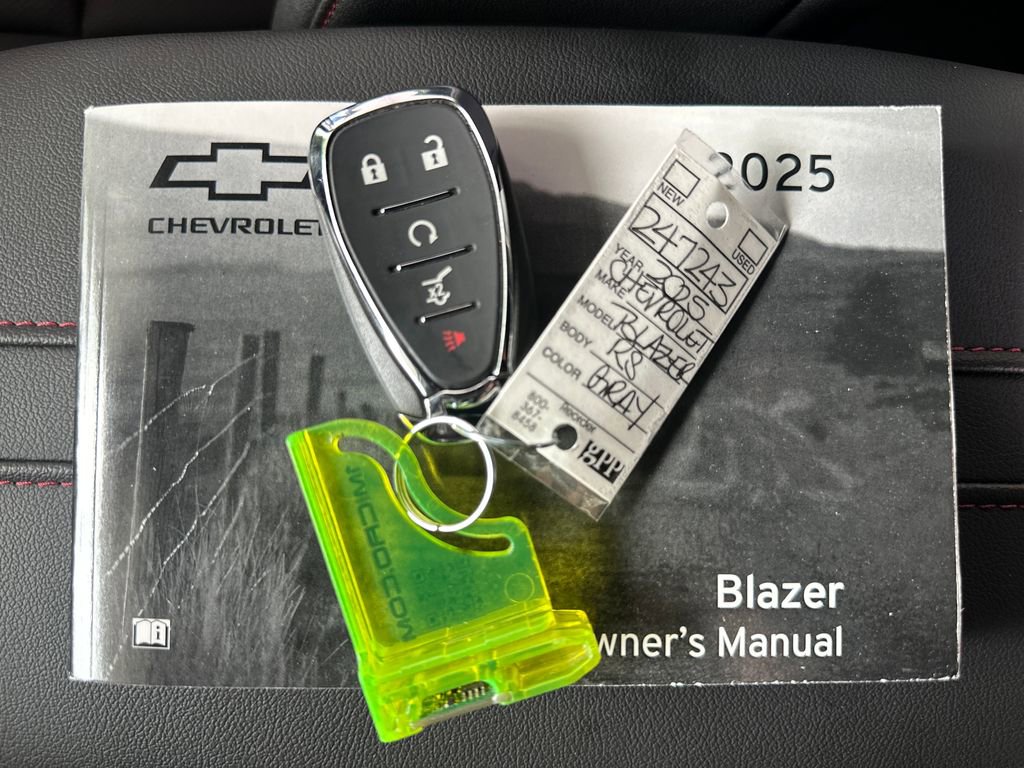 Used 2025 Chevrolet Blazer RS image 41
