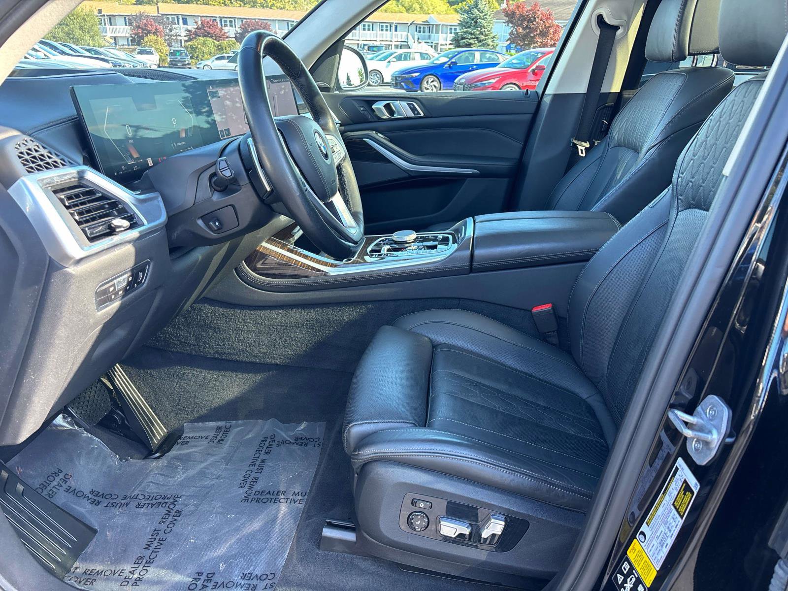 Used 2023 BMW X7 xDrive40i w/ Premium Package AWD/4WD image 8