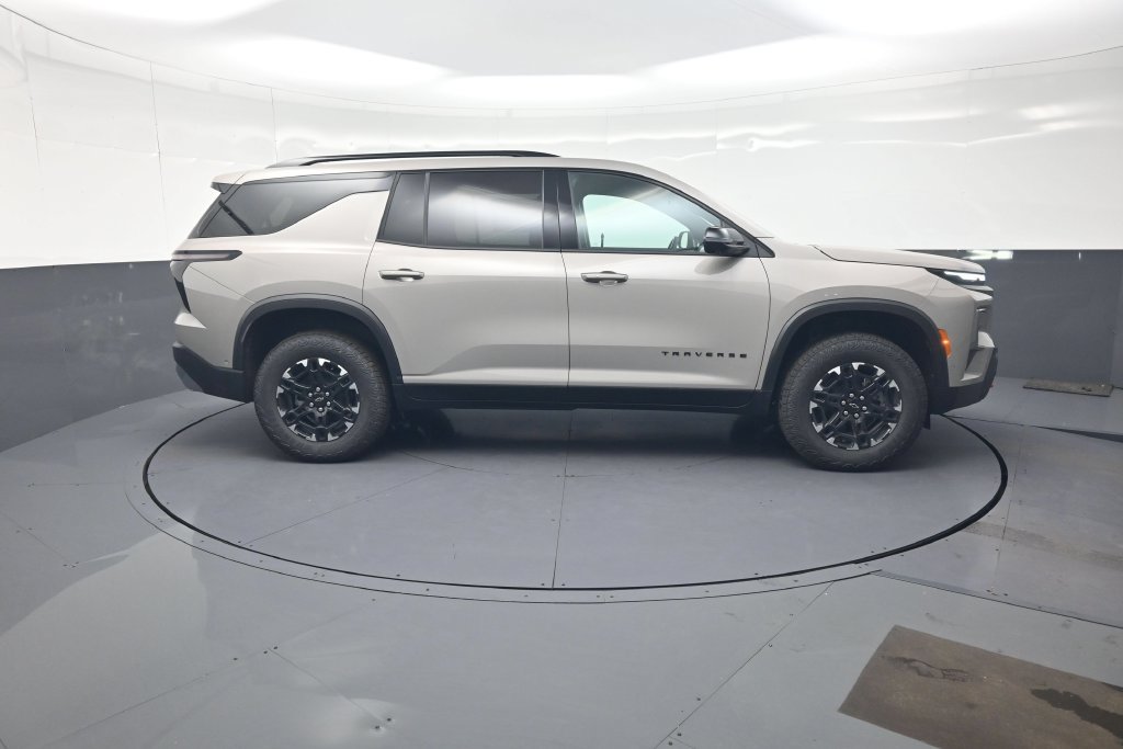 New 2027 Chevrolet Traverse Z71 w/ Enhanced Driving Package AWD/4WD image 2