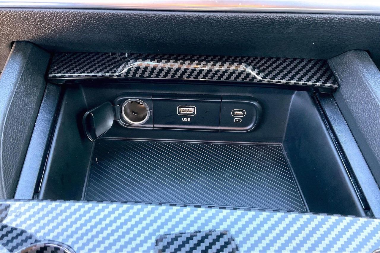 Used 2025 Kia Sportage LX image 16