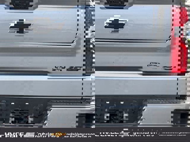 Used 2024 Chevrolet Silverado 1500 RST image 4