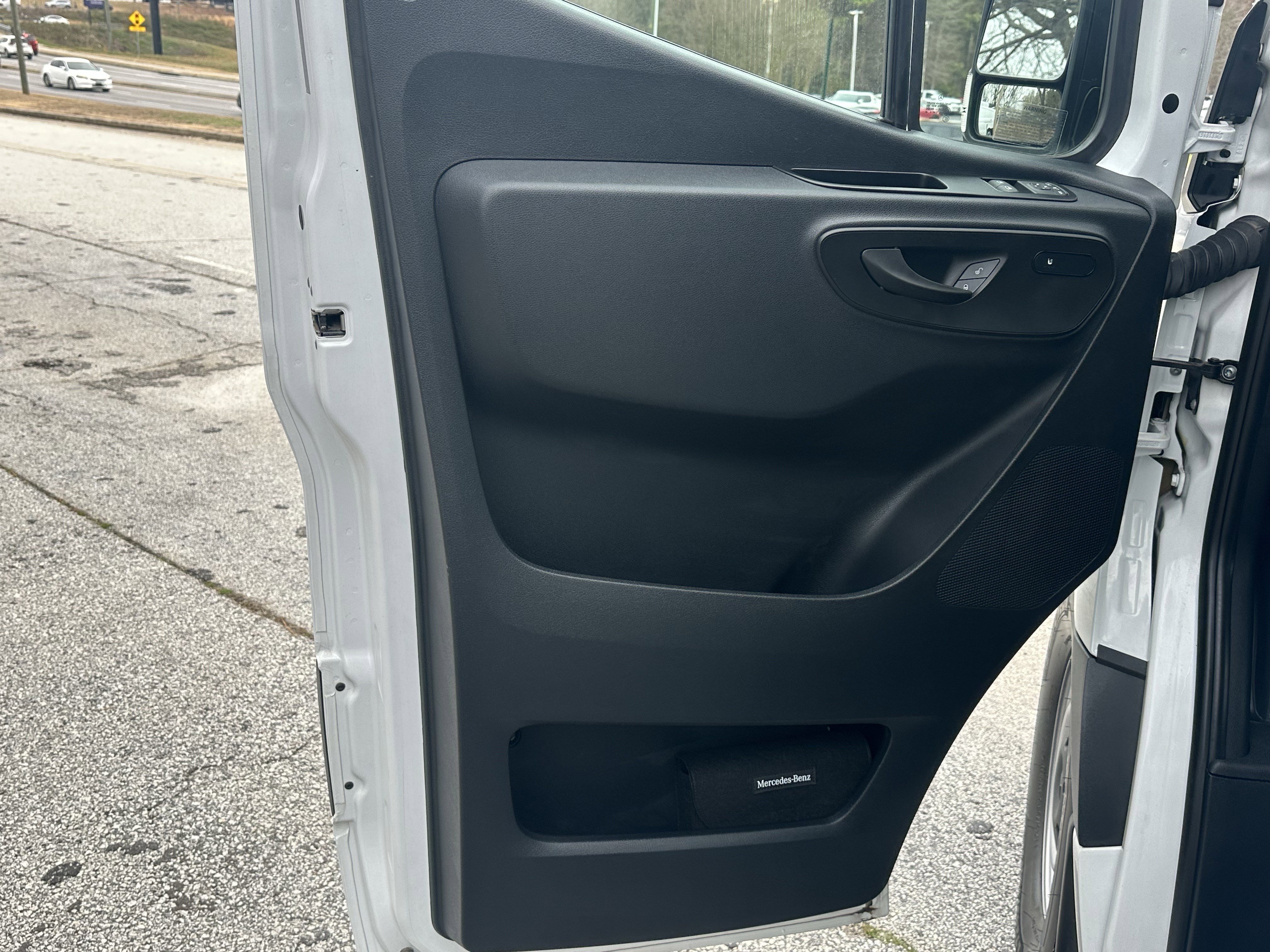 Used 2024 Mercedes-Benz Sprinter 2500 image 13