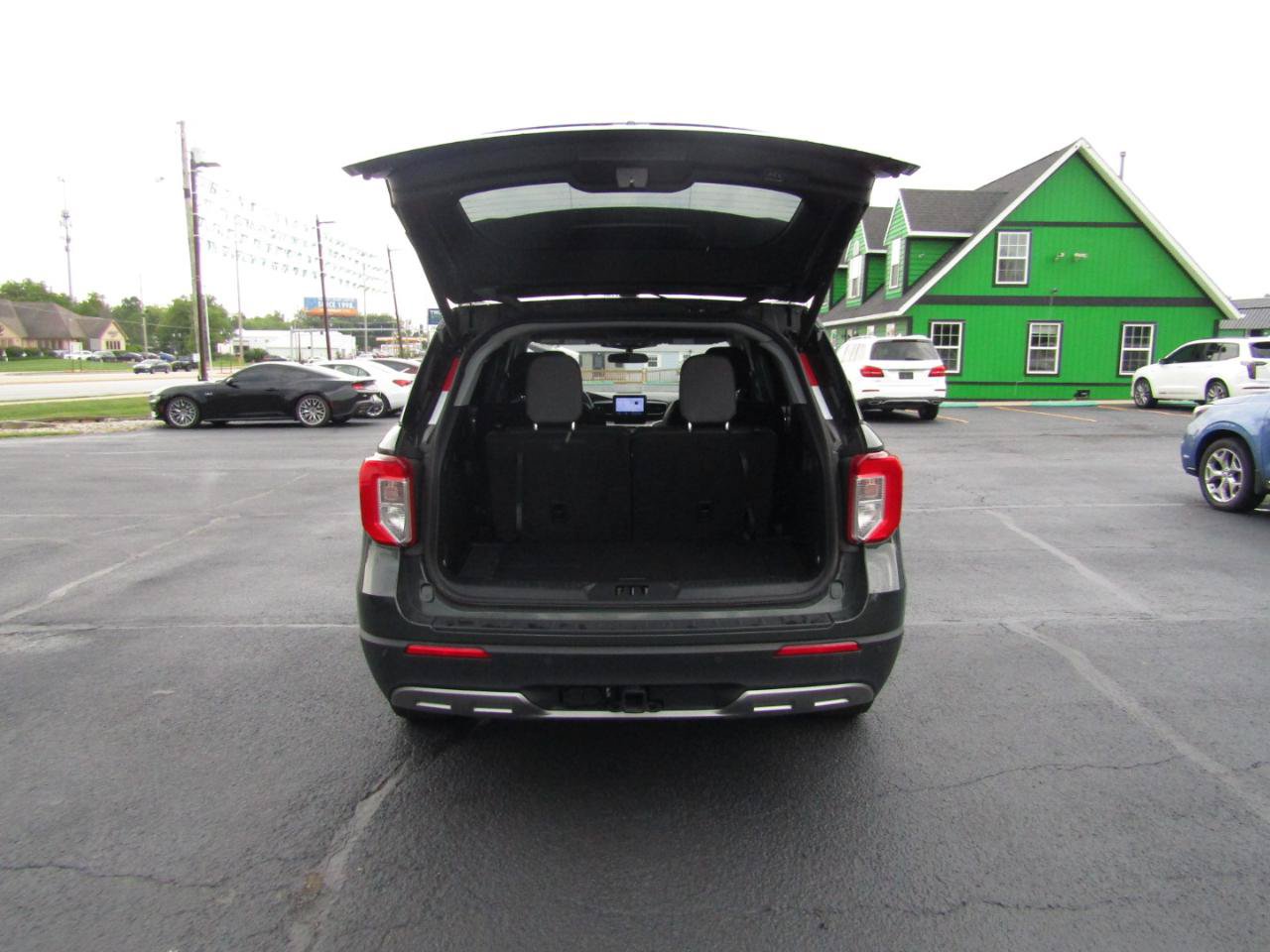 Used 2023 Ford Explorer XLT w/ Equipment Group 202A AWD/4WD image 7