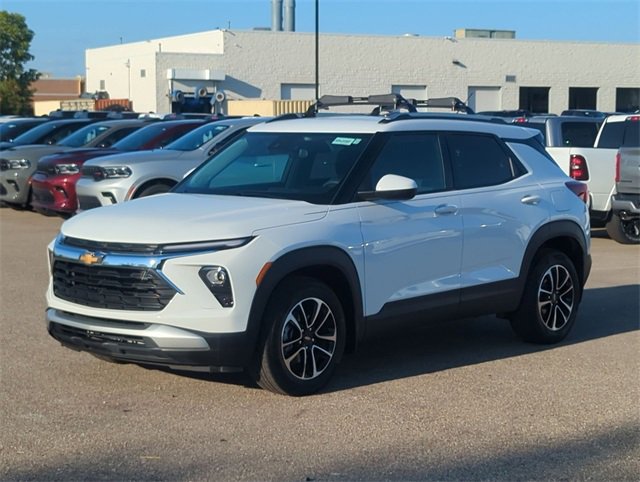 Used 2025 Chevrolet TrailBlazer LT w/ Driver Confidence Package image 7