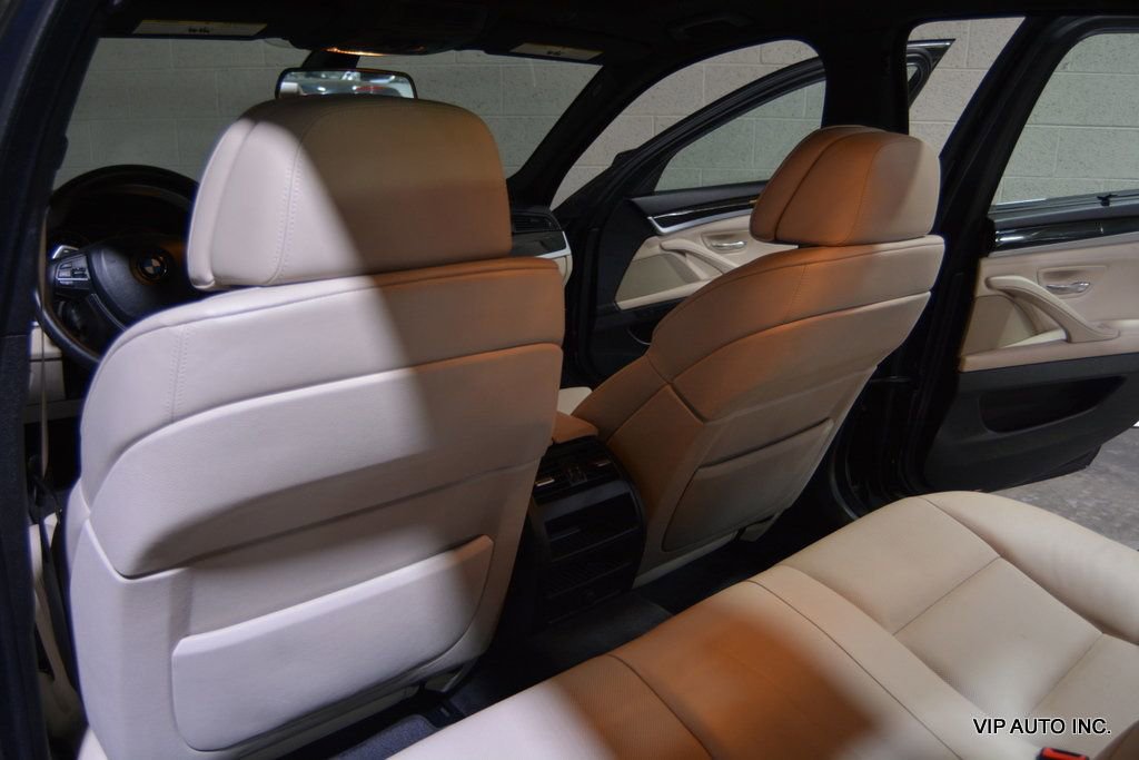 Used 2011 BMW 550i Sedan image 23