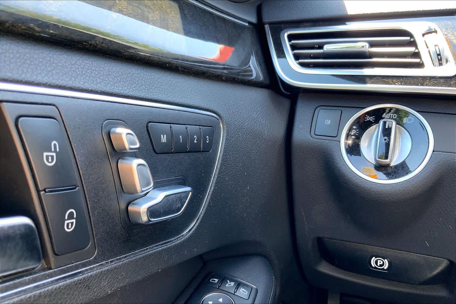 Used 2016 Mercedes-Benz E 350 4MATIC Wagon image 34