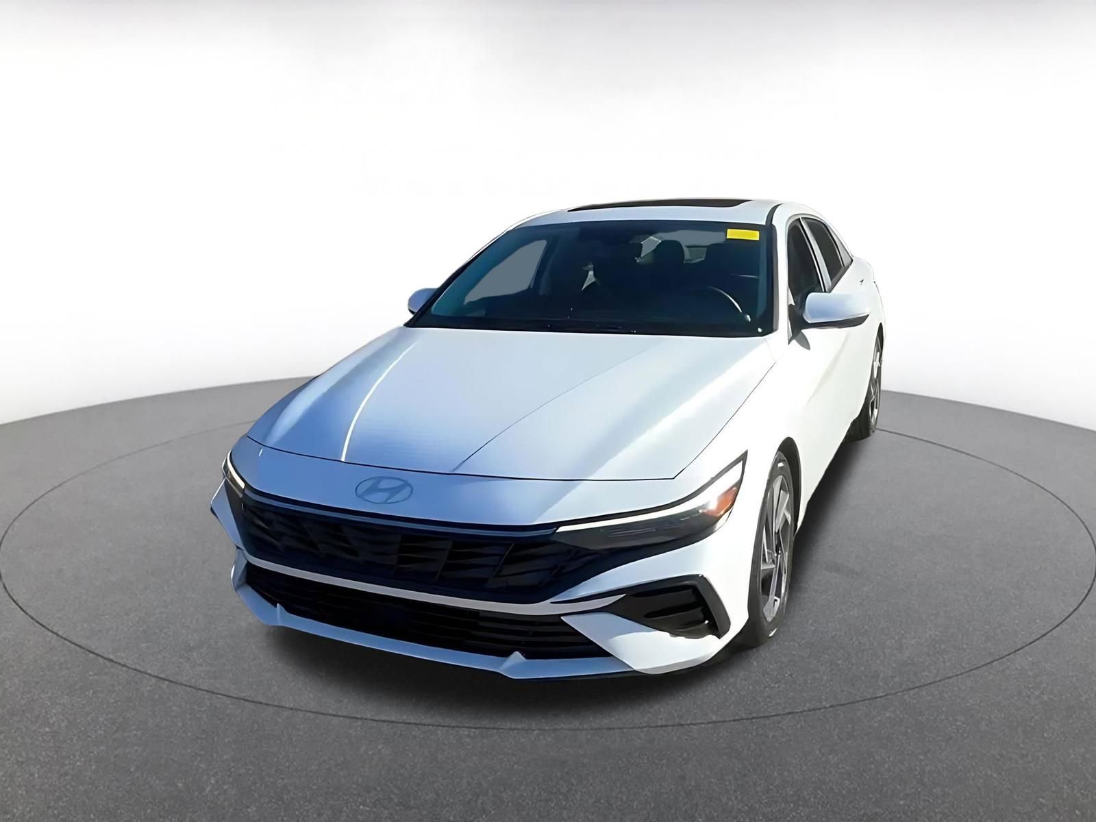 Used 2025 Hyundai Elantra SEL image 7