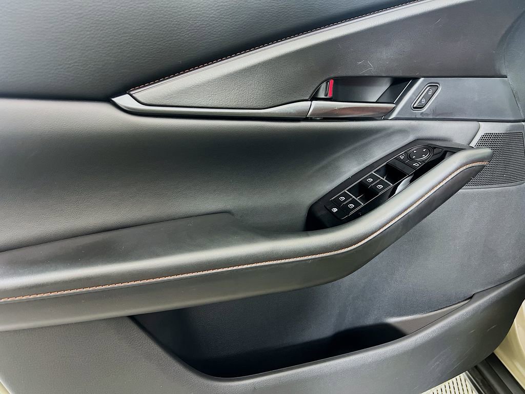 Certified 2025 MAZDA CX-30 Carbon image 23