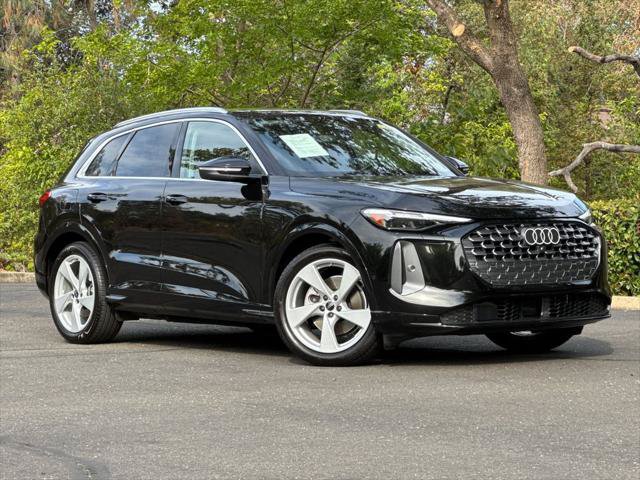 Certified 2025 Audi Q5 Prestige AWD/4WD image 2