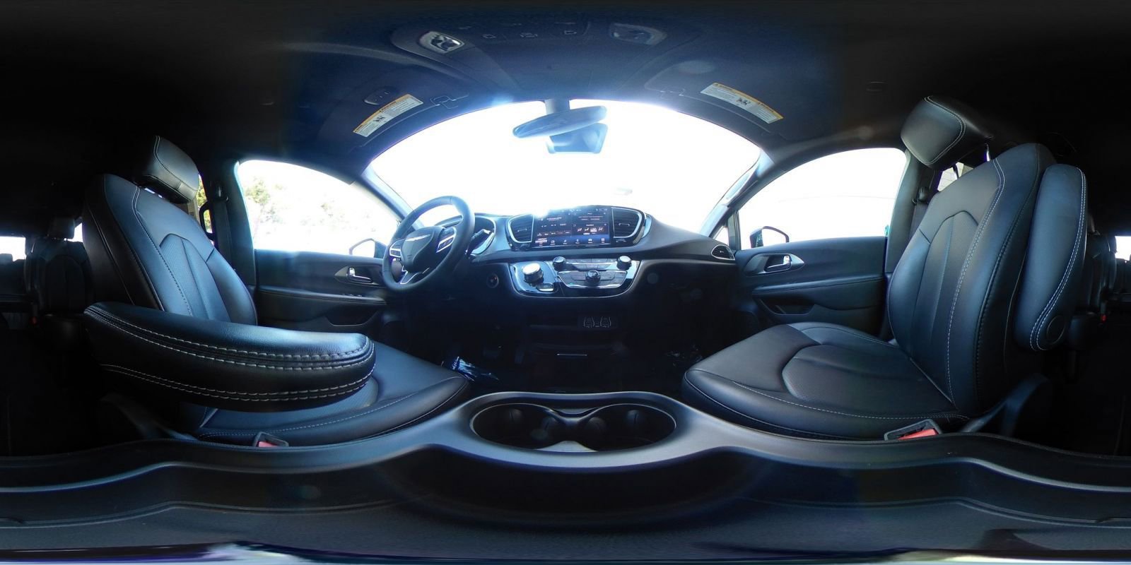 Used 2025 Chrysler Pacifica Select image 44