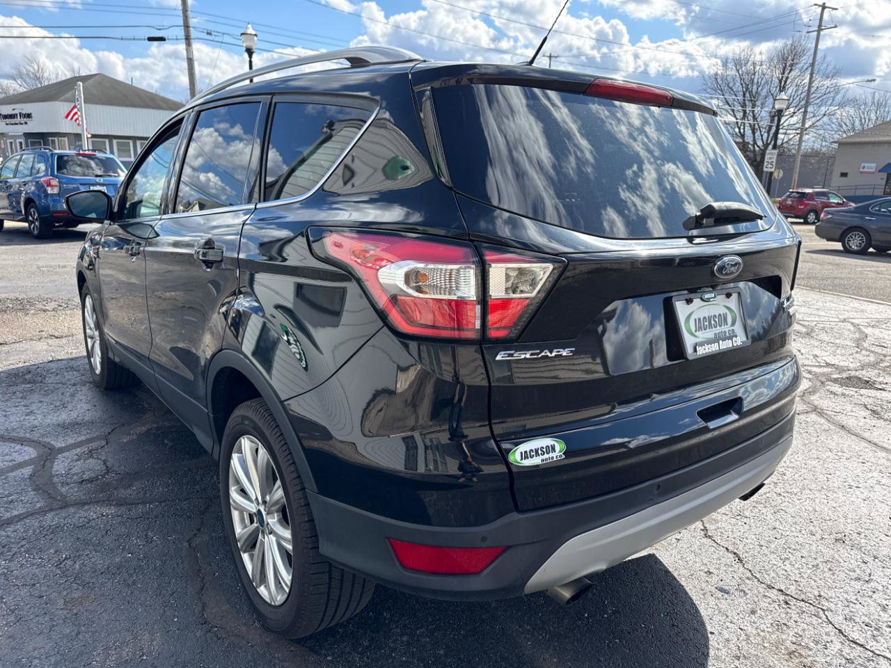 Used 2017 Ford Escape Titanium image 4