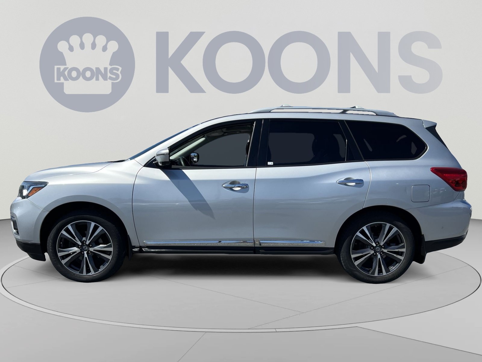 Used 2017 Nissan Pathfinder Platinum w/ Cargo Package AWD/4WD image 2
