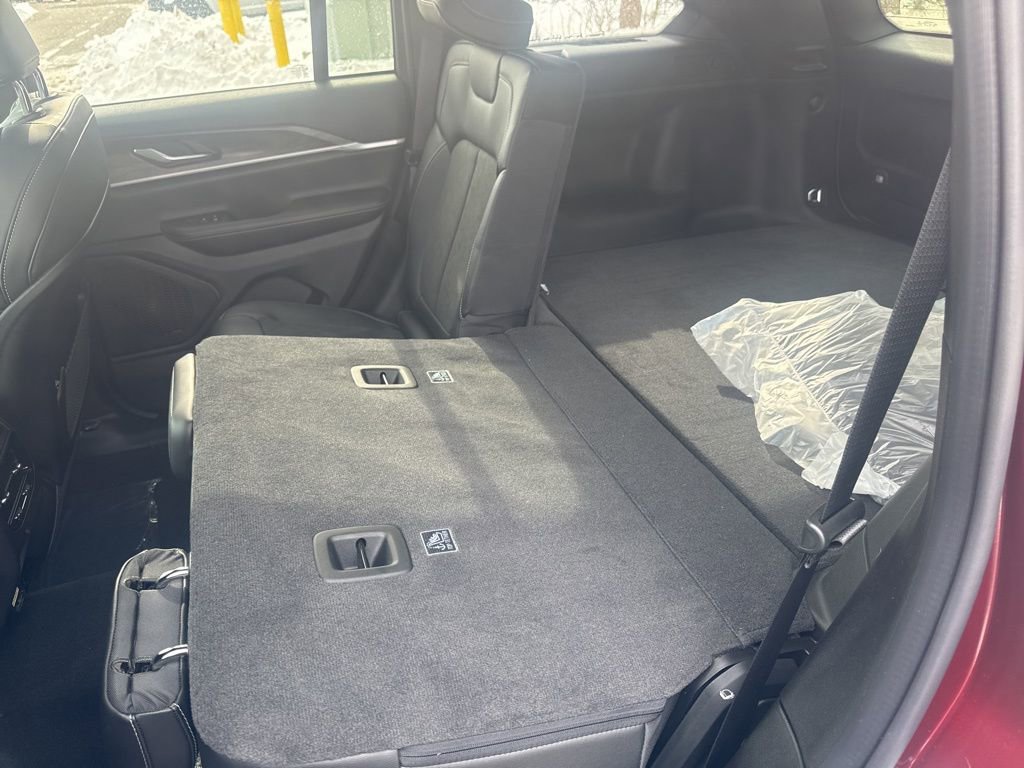 New 2026 Jeep Grand Cherokee Altitude AWD/4WD image 29