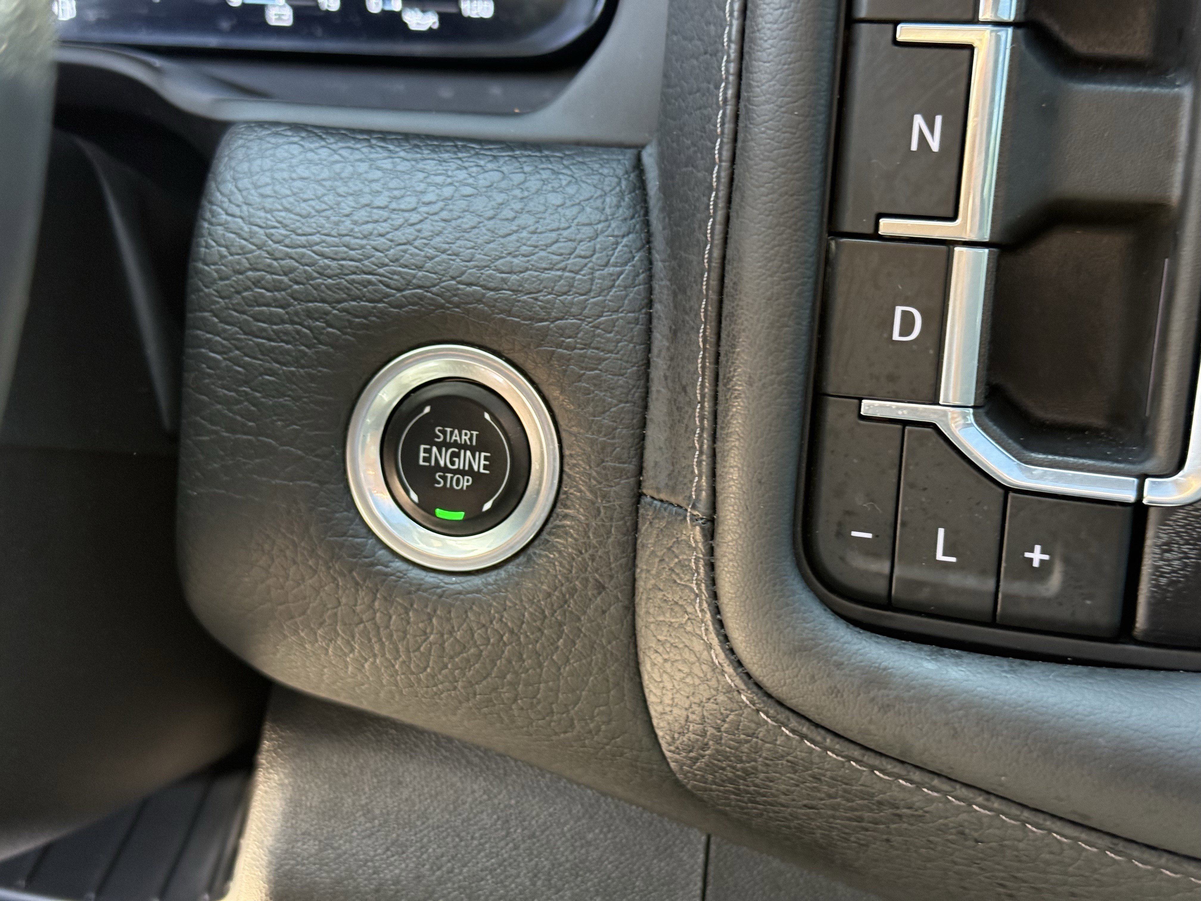 Used 2024 GMC Yukon Denali AWD/4WD image 23