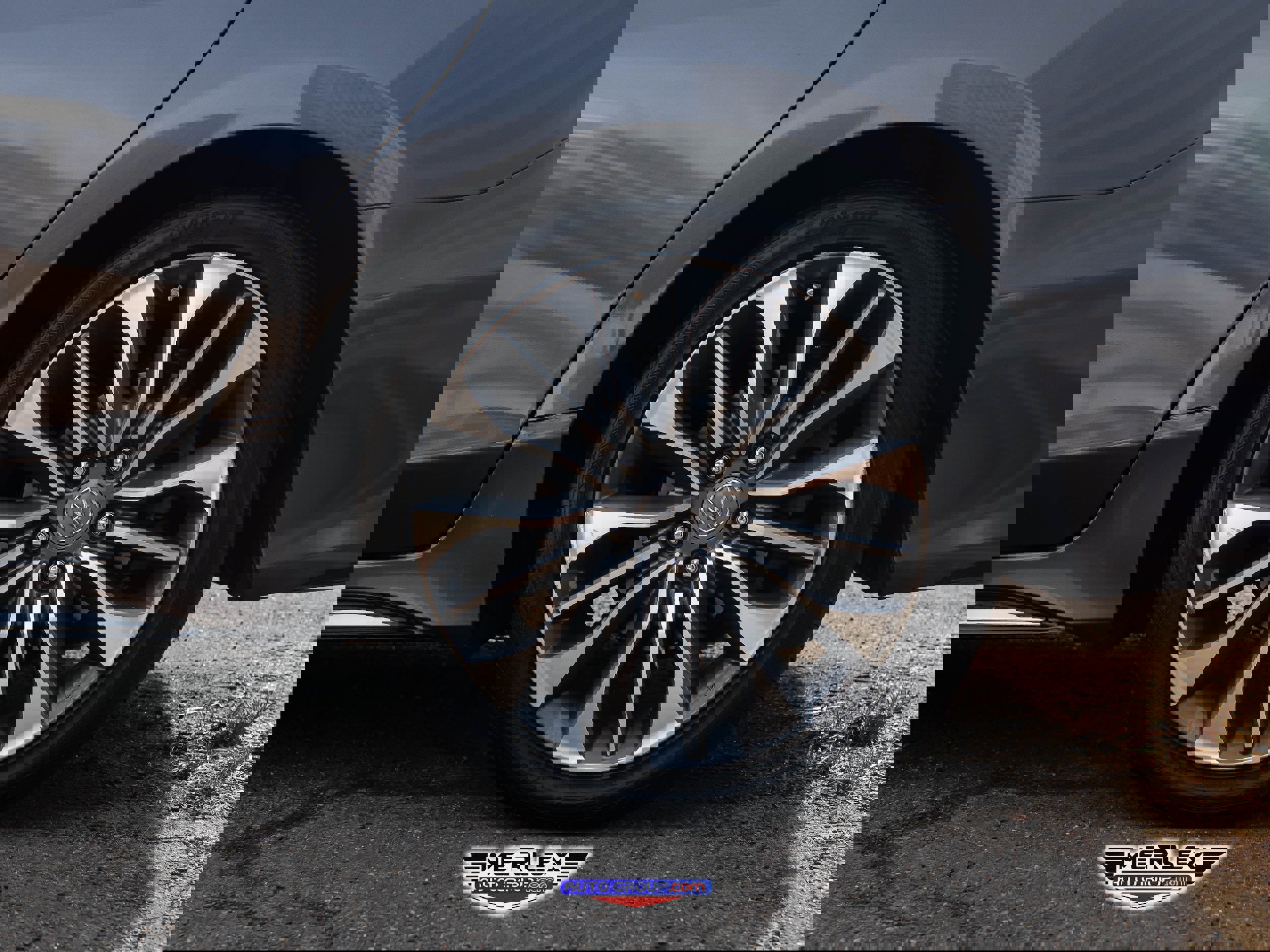 Used 2018 Acura RLX w/ Technology Package image 12