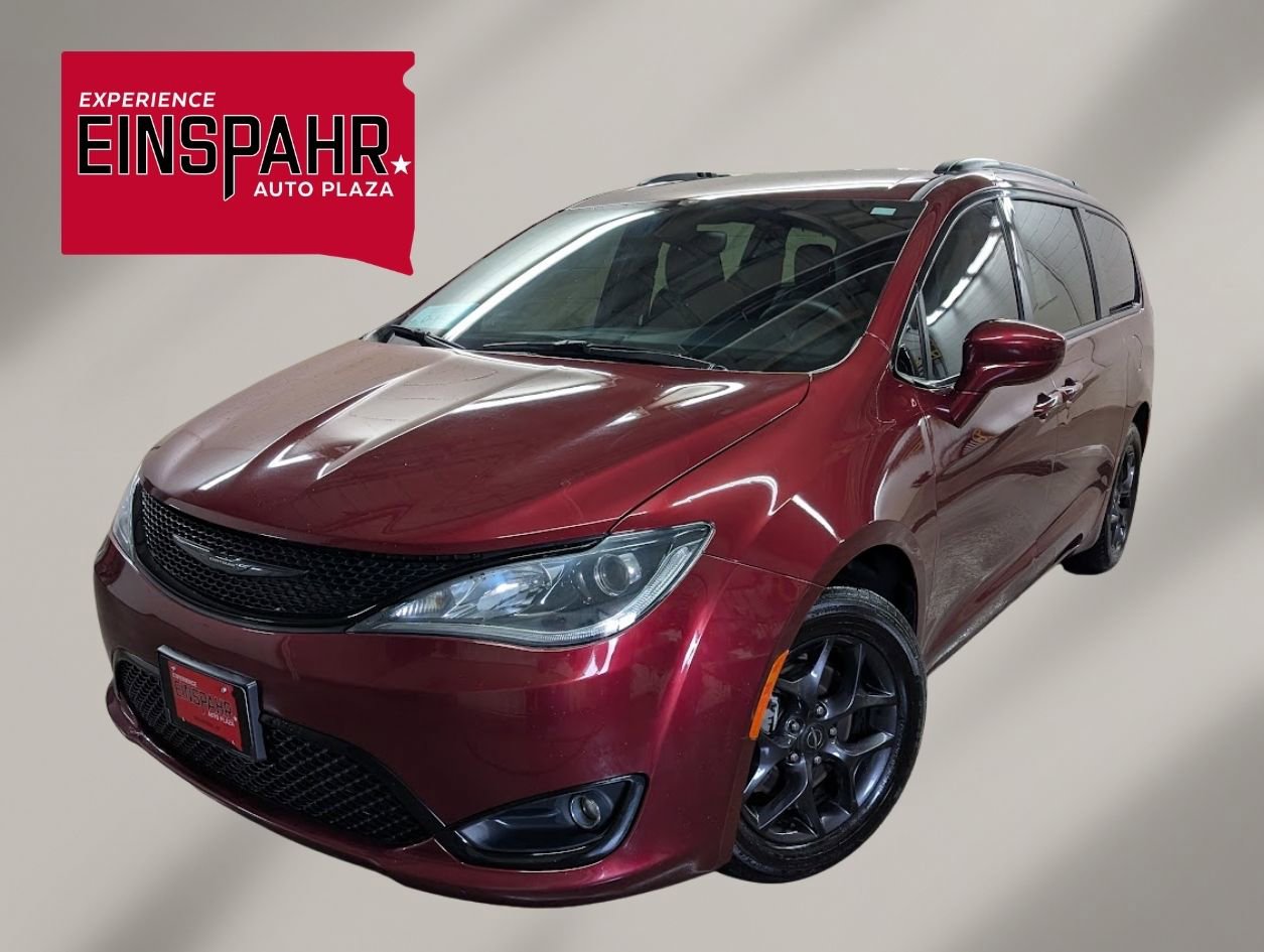 Used 2019 Chrysler Pacifica Touring-L w/ S Appearance Package image 1