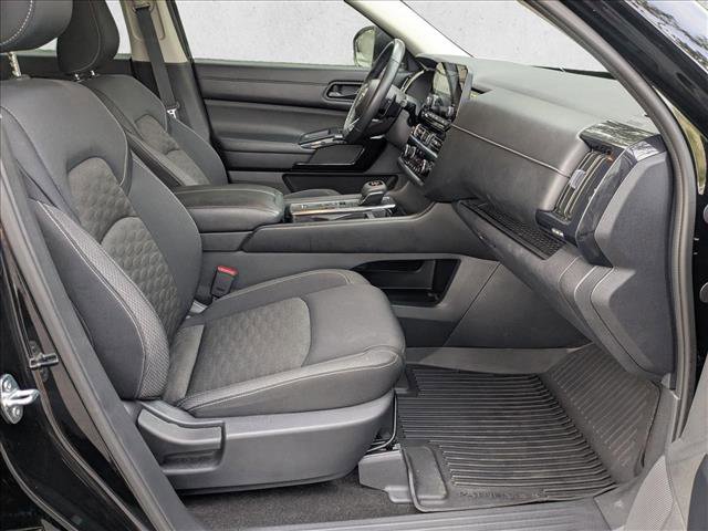 Used 2023 Nissan Pathfinder SV w/ Black Appearance Package image 18