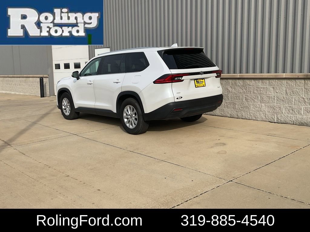 Used 2025 Toyota Grand Highlander AWD image 3