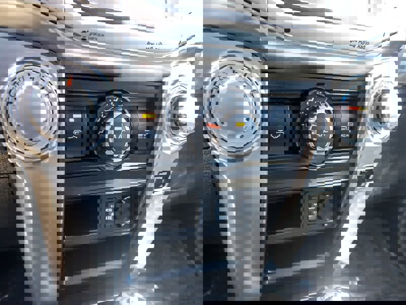 Used 2018 Toyota 4Runner SR5 Premium image 19