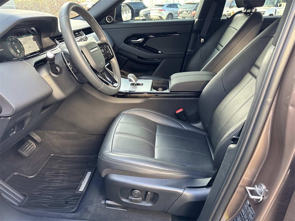 Used 2024 Land Rover Range Rover Evoque S image 18