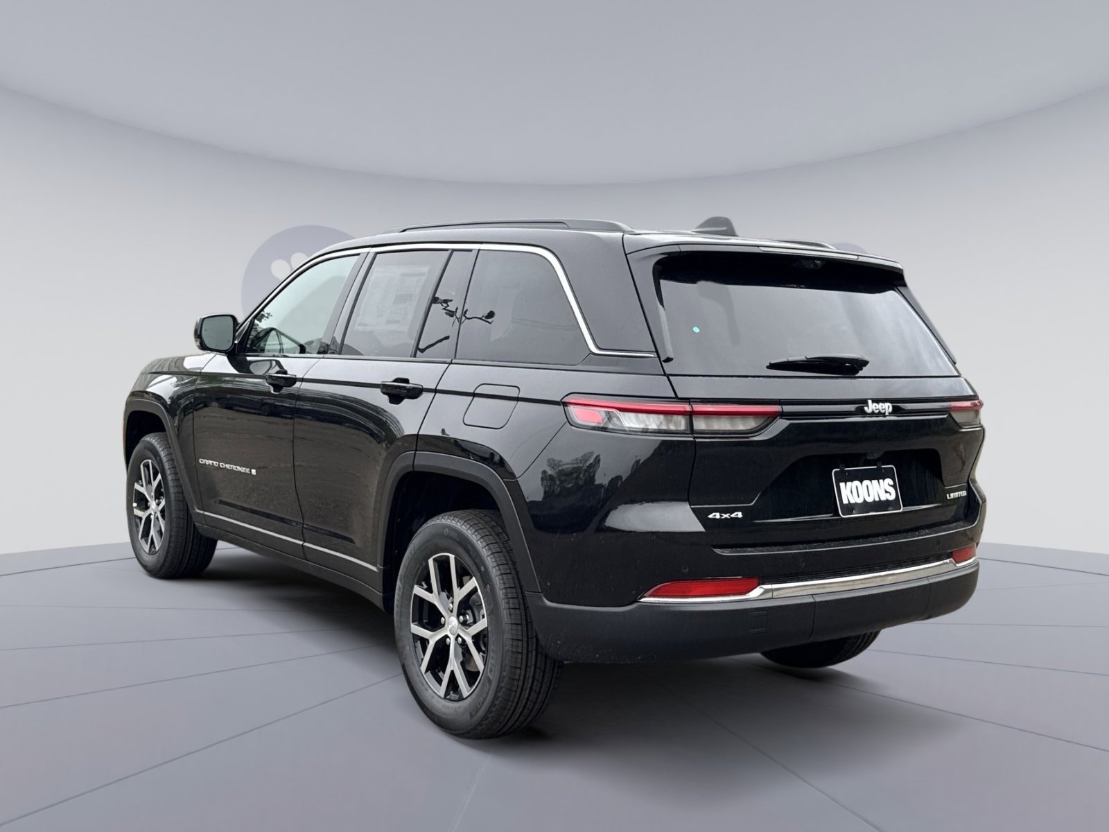 New 2025 Jeep Grand Cherokee Limited w/ Luxury Tech Group II image 4