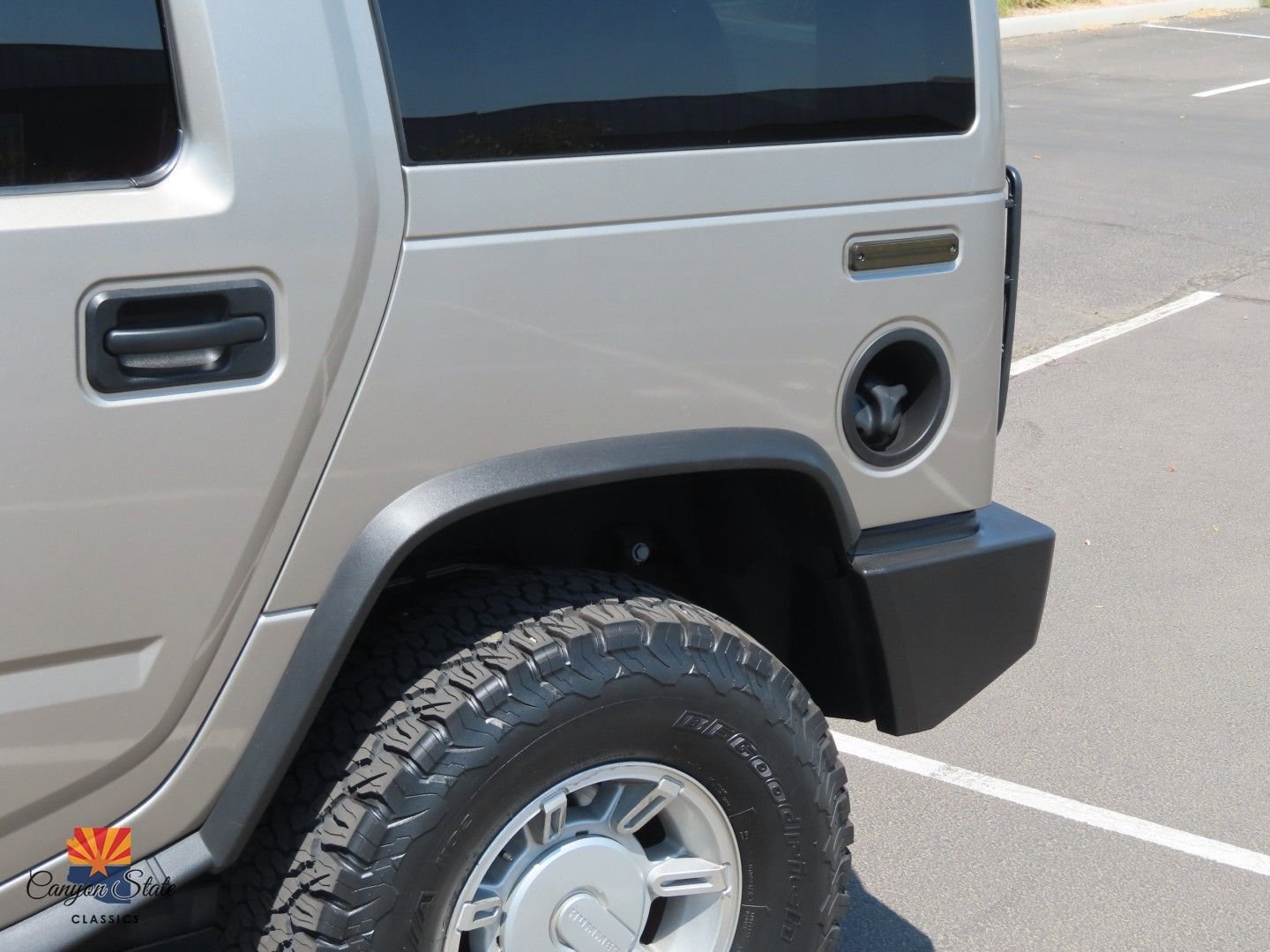 Used 2003 HUMMER H2 w/ Preferred Equipment Group image 13