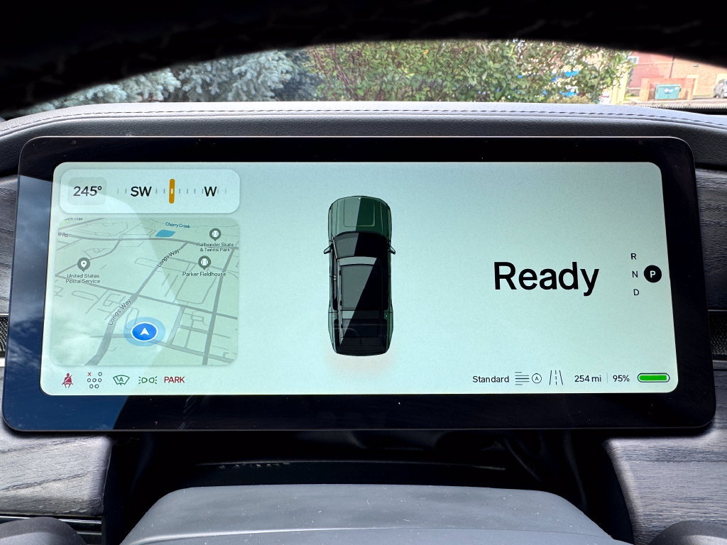 Used 2025 Rivian R1S Adventure Dual AWD/4WD image 31