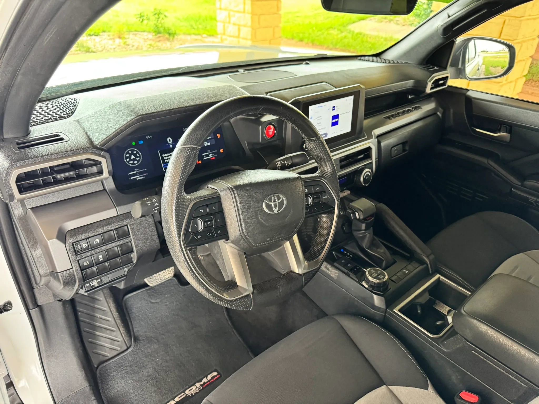 Used 2024 Toyota Tacoma TRD Off-Road AWD/4WD image 11
