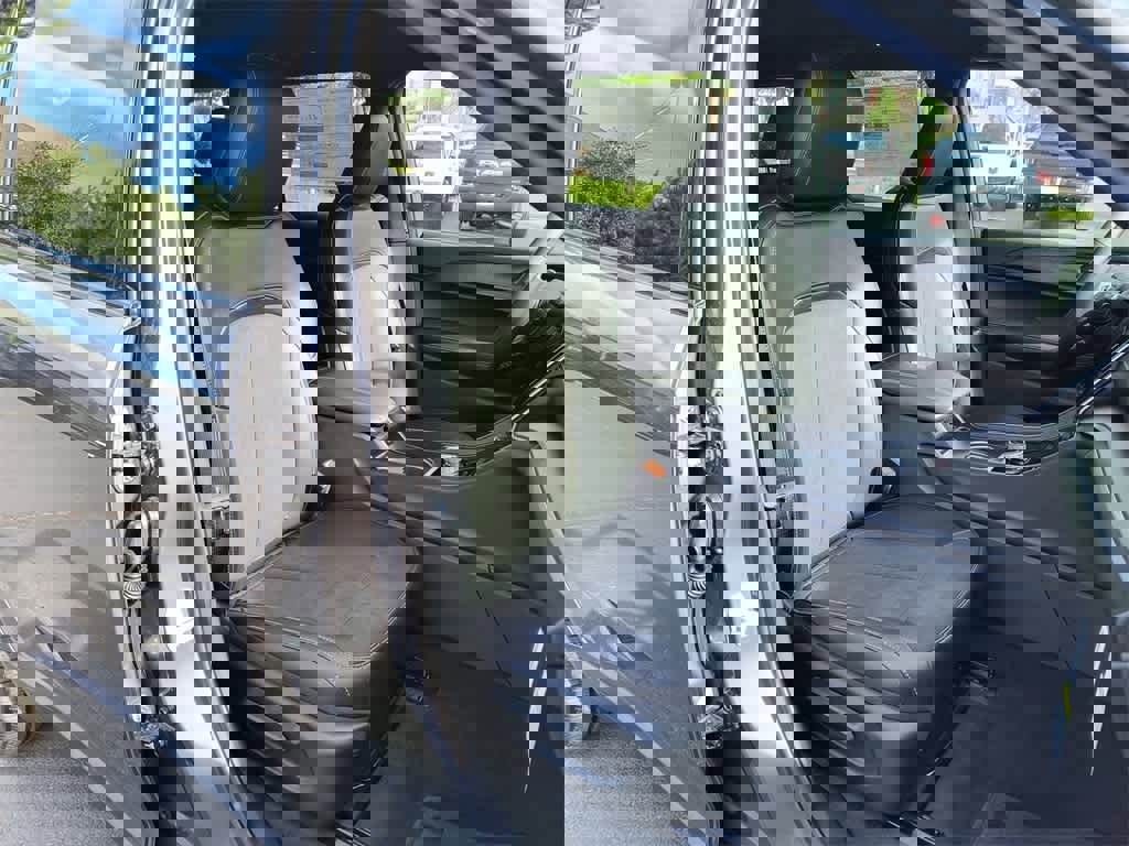 New 2025 Jeep Grand Cherokee L Laredo image 24