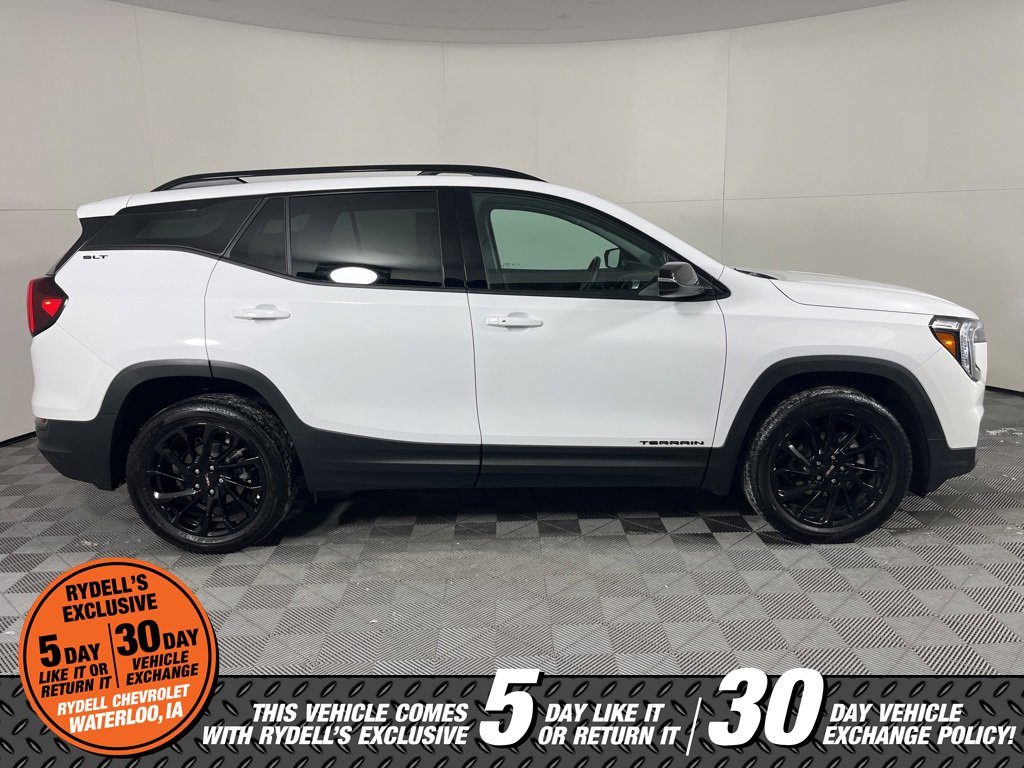 Certified 2023 GMC Terrain SLT w/ Infotainment Package II image 3