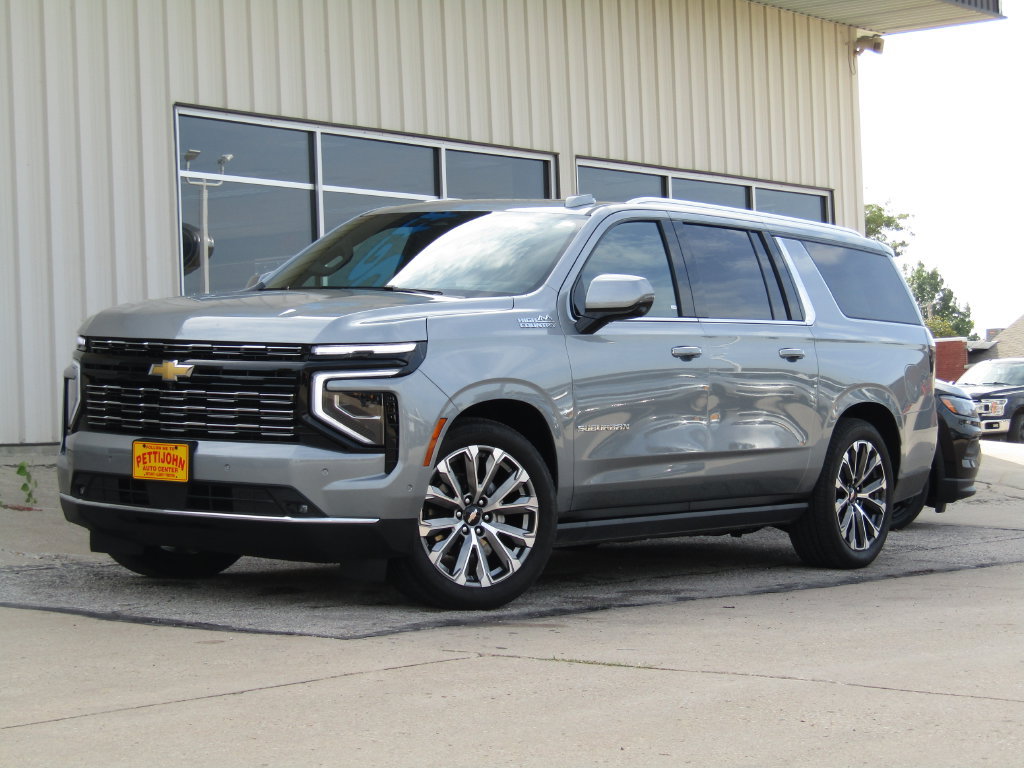 Used 2025 Chevrolet Suburban High Country AWD/4WD image 12
