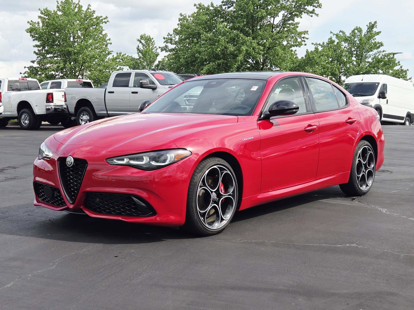 Used 2024 Alfa Romeo Giulia Veloce AWD/4WD image 8