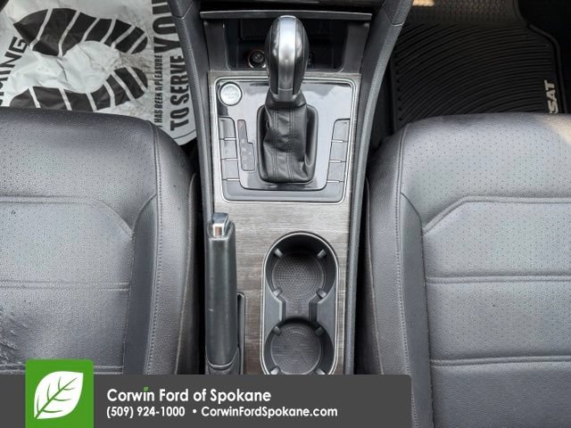 Used 2017 Volkswagen Passat 1.8T SE FWD image 30