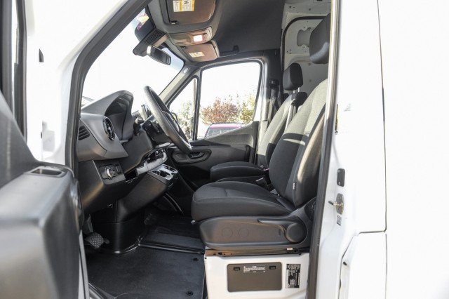Used 2020 Mercedes-Benz Sprinter 2500 image 13