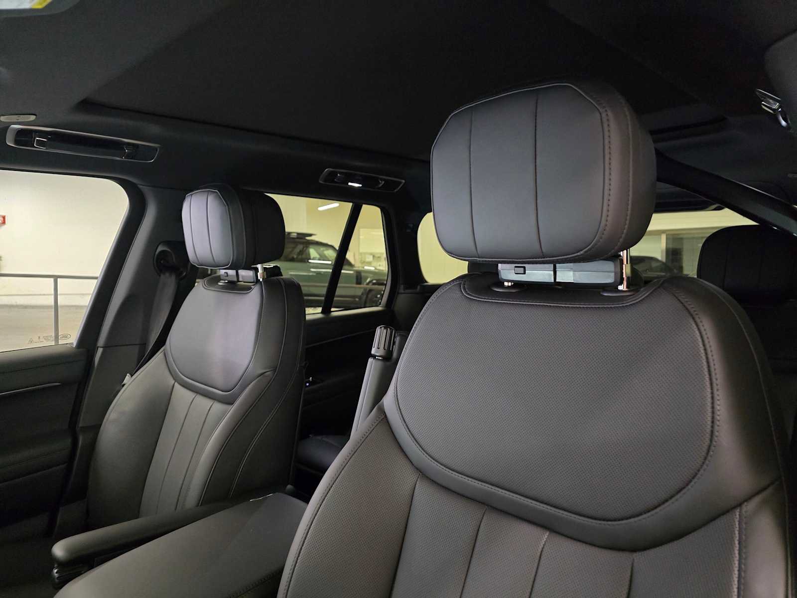 New 2026 Land Rover Range Rover SE AWD/4WD image 23